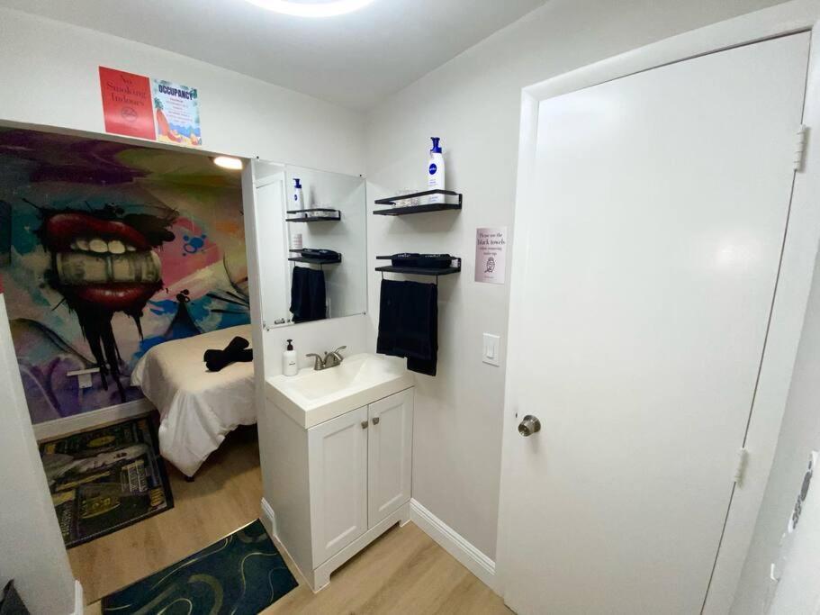 Cozy & Colorful Miami Art Canvas W/Hottub & Murals Exterior photo
