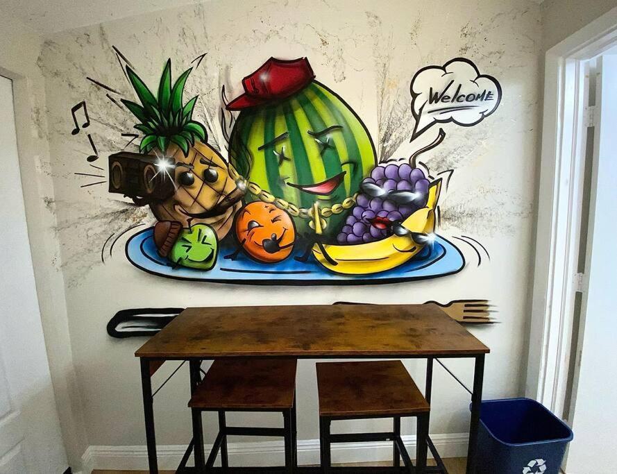 Cozy & Colorful Miami Art Canvas W/Hottub & Murals Exterior photo